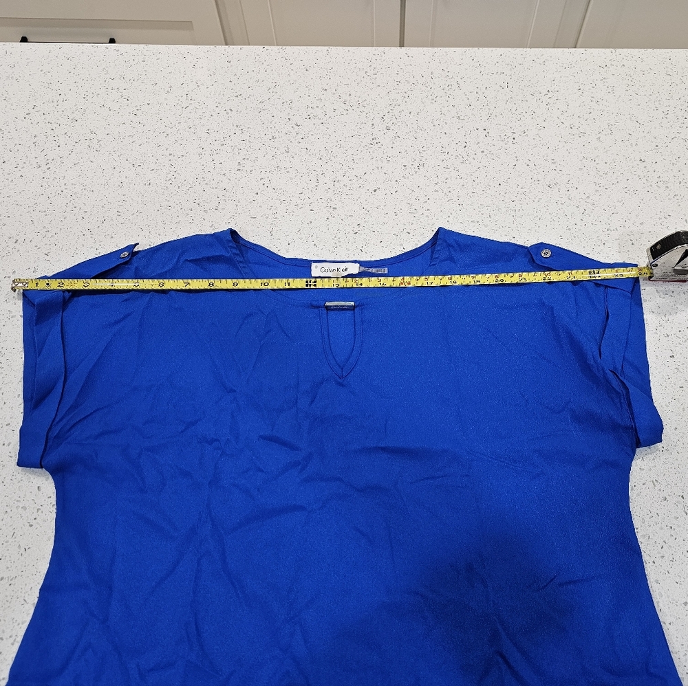 Women's Short Sleeve Blouse - Picture 10 of 10